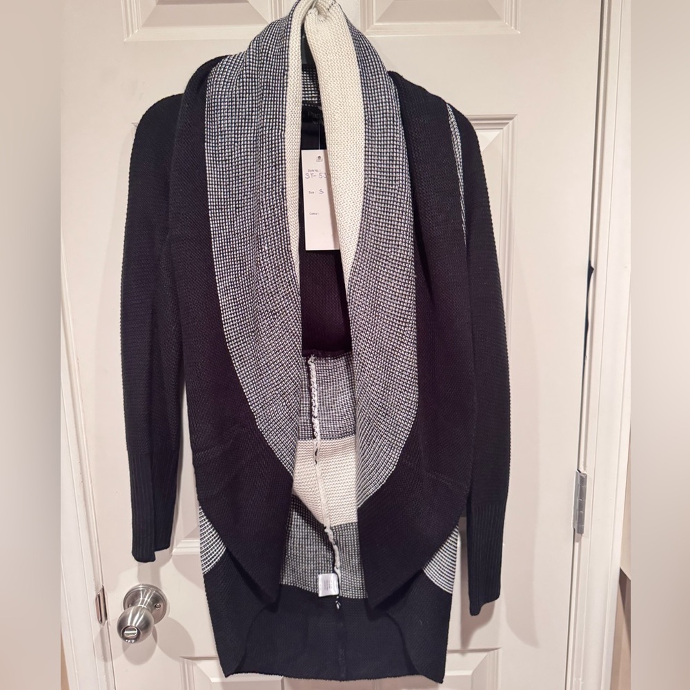 Papillon Blanc Black and White Cocoon Cardigan Sweater